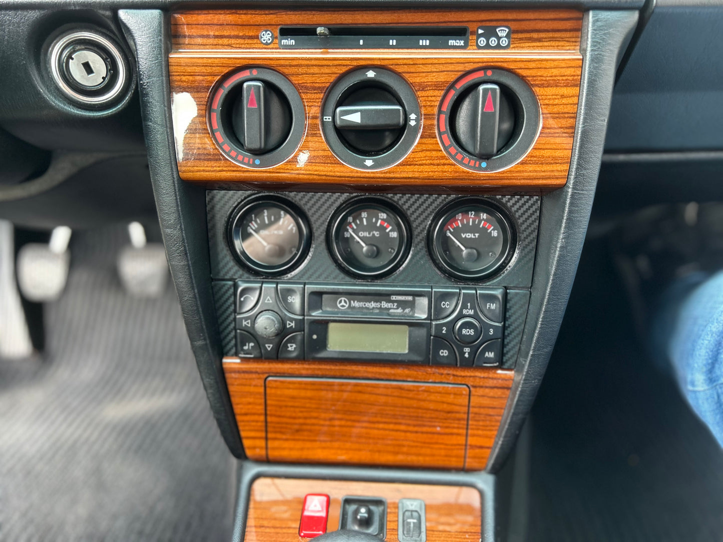 Mercedes W201 frame for long center console-52 mm additional instruments-suitable for non-16V models | Long Center Console Gauge Pod Frame