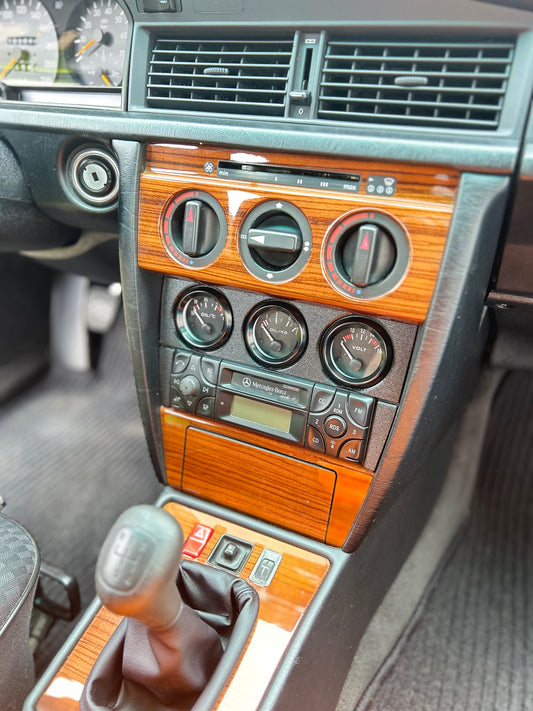 Mercedes W201 Rahmen für lange Mittelkonsole – 52 mm Zusatzinstrumente – passend für Nicht-16V-Modelle | Long Center Console Gauge Pod Frame