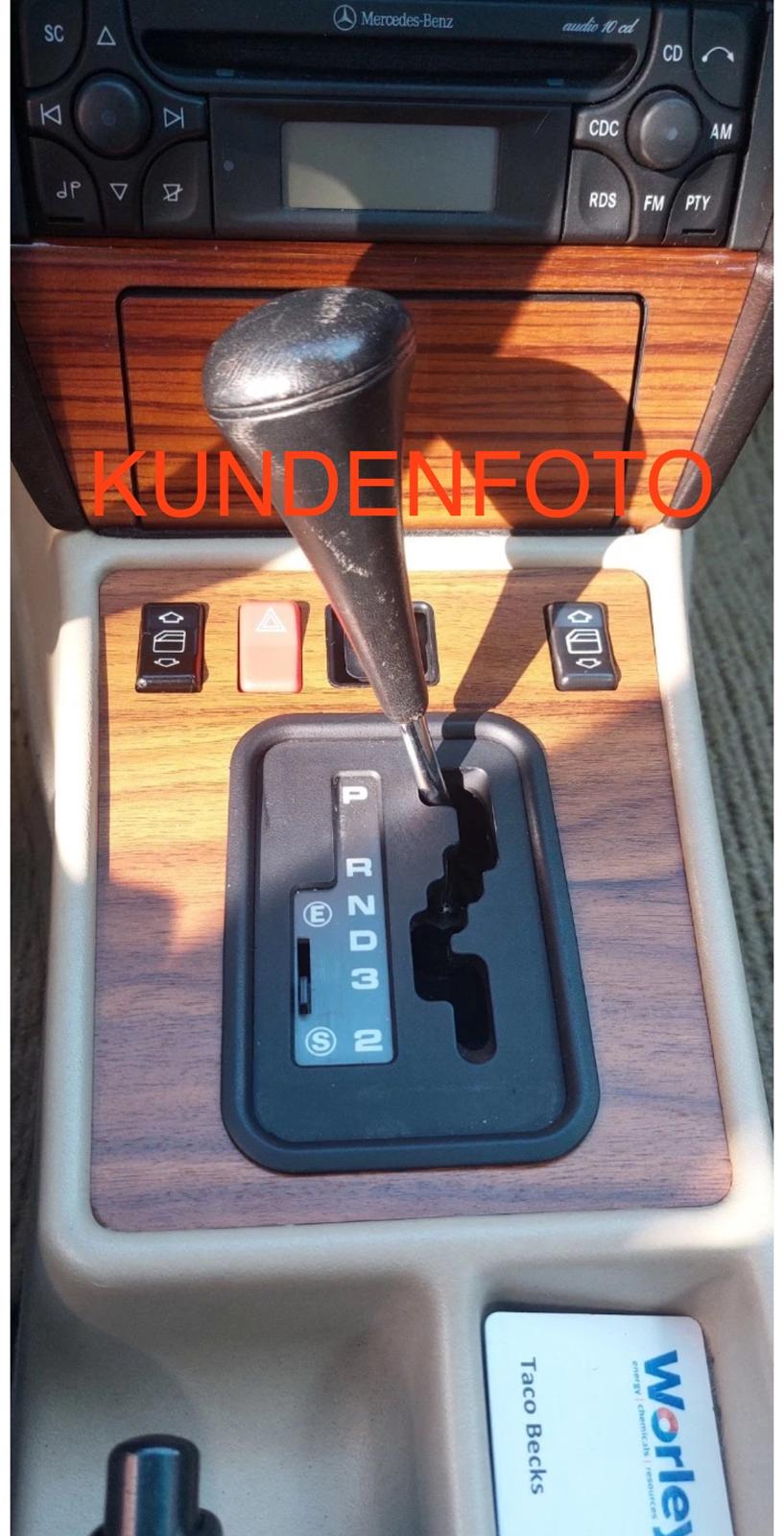 Kundenfoto- Mercedes 190E Mittelkonsole 3D-Druck passgenau